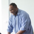 What should i look out for when selecting an instructor or mentor to help me with my seo course for beginners?